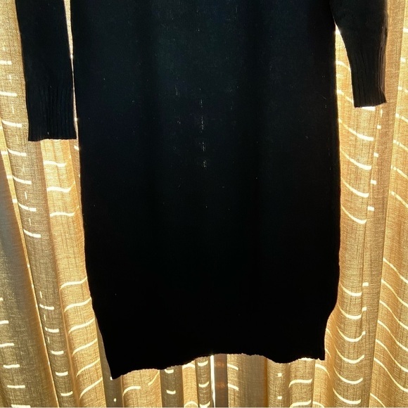 Old Navy Black Crewneck Fitted Sweater Dress Size Medium - Picture 9 of 12